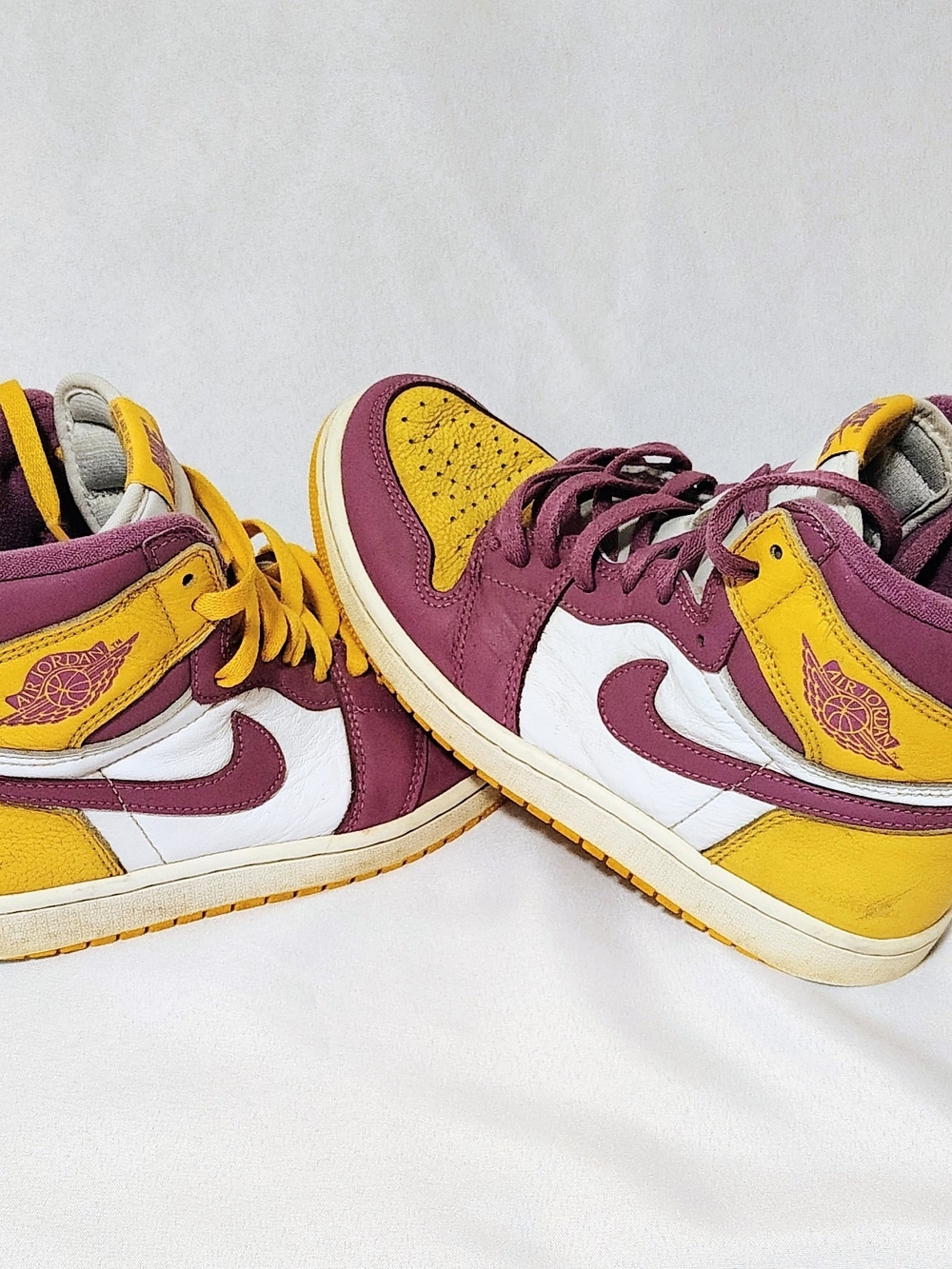 Jordan Kids' High-Top Sneakers in Maroon, Yellow & White Size 7